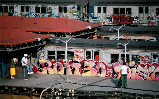 Tag Town Martha Cooper グラフィティー Graffiti Reading Martha Cooper's Tag Town & Going Postal
