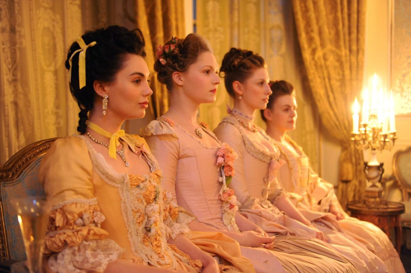 How “harlots” Costume Designers Reimagine 18th Century Fashion Art And Object 