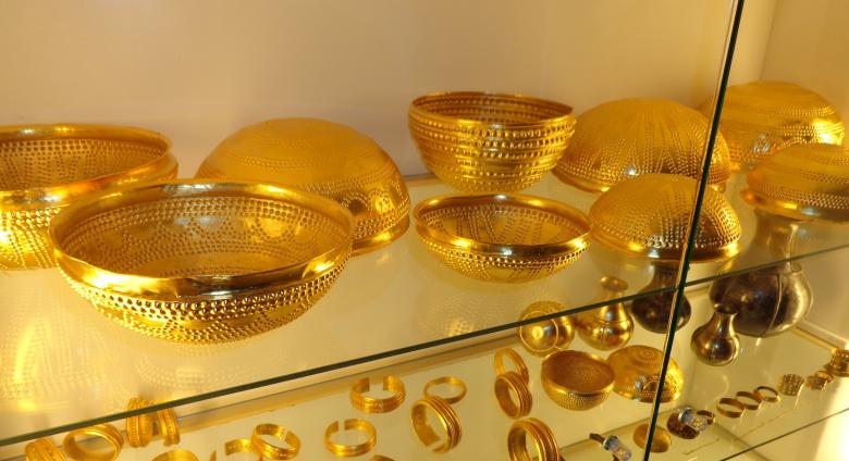 Items in the Villena Treasure. License.