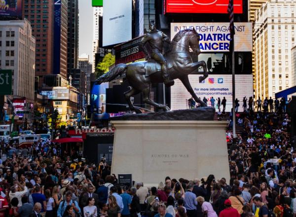 Rumors of War © 2019 Kehinde Wiley. Presented by Times Square Arts in partnership with the Virginia Museum of Fine Art and Sean Kelly, New York.