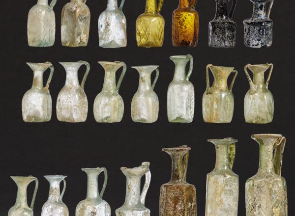 Collection 21 Late Roman and Early Byzantine Glass Vessels, Eastern Mediterranean Region. Starting Price € 15,000. Courtesy of Hermann Historica..