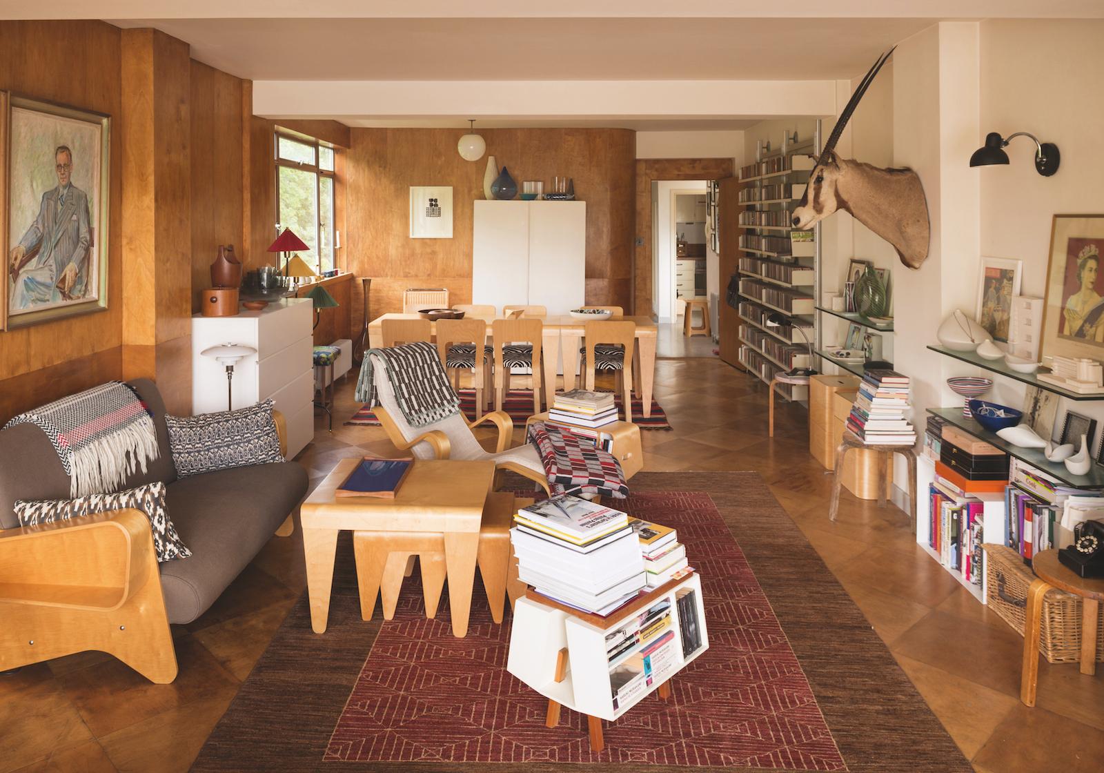 Wells Coates, Isokon Penthouse, for Jack & Molly Pritchard, living room, London, England, UK, completed 1934. (page 103).