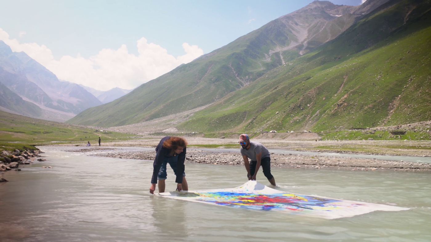 Nasser Azam painting on the bank of Saiful Malook lake, August 2018