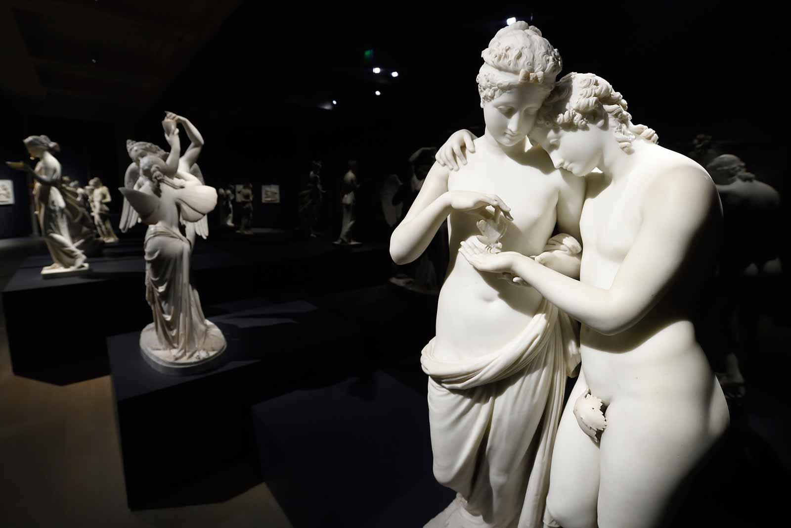 Antonio Canova, Cupid and Psyche standing, 1800 - 1803.