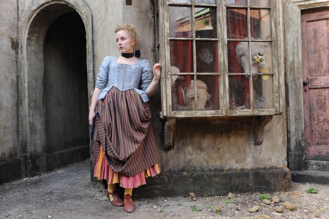 Street Girl Betsey Fletcher (Alexa Davies), Harlots Episode 101, Costumes by Edward Gibbon