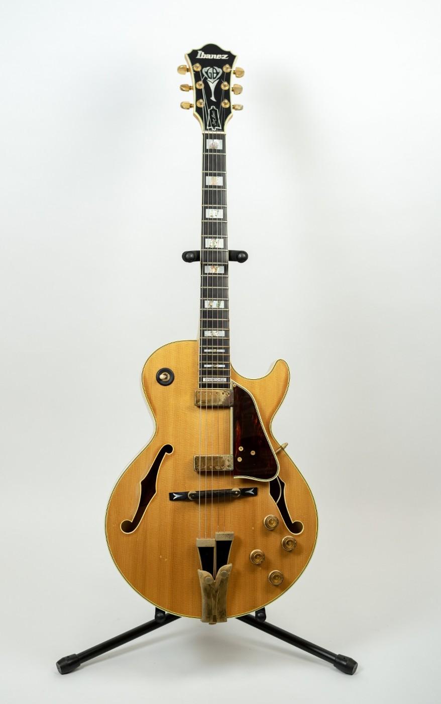 Joni Mitchell used this Ibanez archtop on the 1979 live album Shadows and Light and also on the 1983 Refuge World Tour.