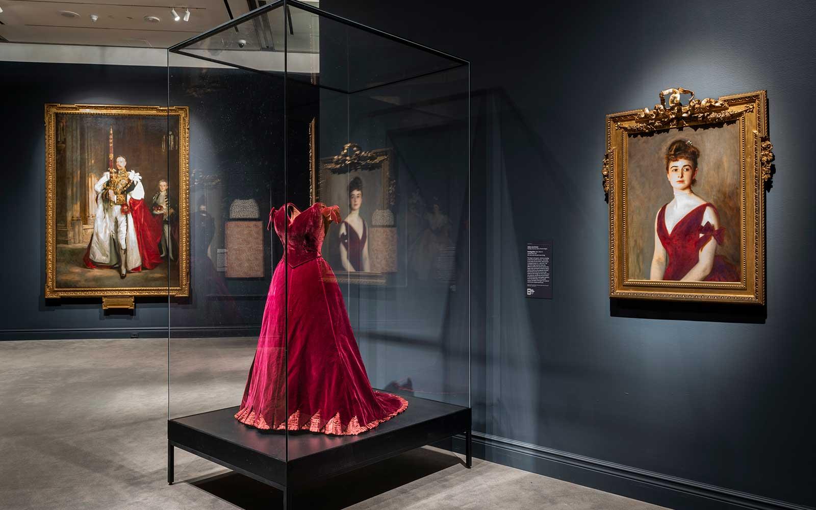 Installation view of 'Fashioned by Sargent' at the Museum of Fine Arts, Boston.