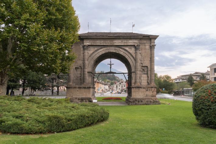 Arch of Augustus in Aosta. 2022. Photograph by Krzysztof Golik.