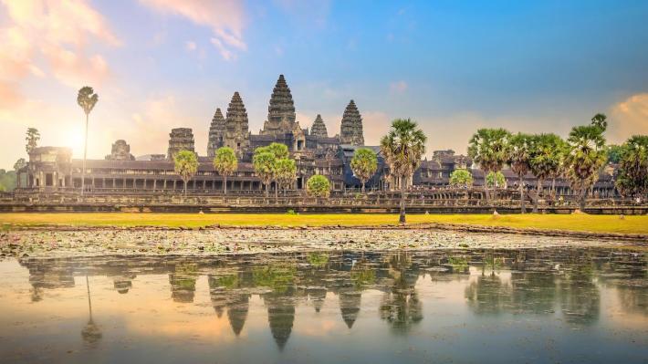 A frontal view of the Angkor Wat temple complex. wikimedia Commons. Photo by Kheng Vungvuthy.