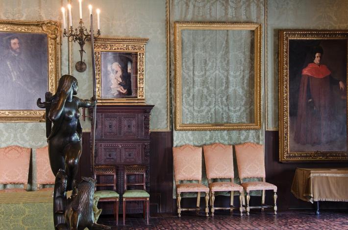 Photo of the empty frame where The Storm on the Sea of Galilee was once displayed at the Isabella Stewart Gardner Museum. March 2018. 